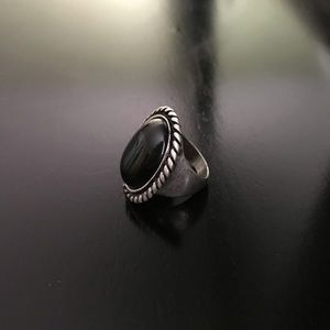 NWOT brushed silver onyx ring